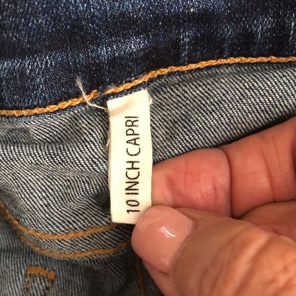Rag & Bone 10” Capri Size 25 Gently used - Picture 3 of 6